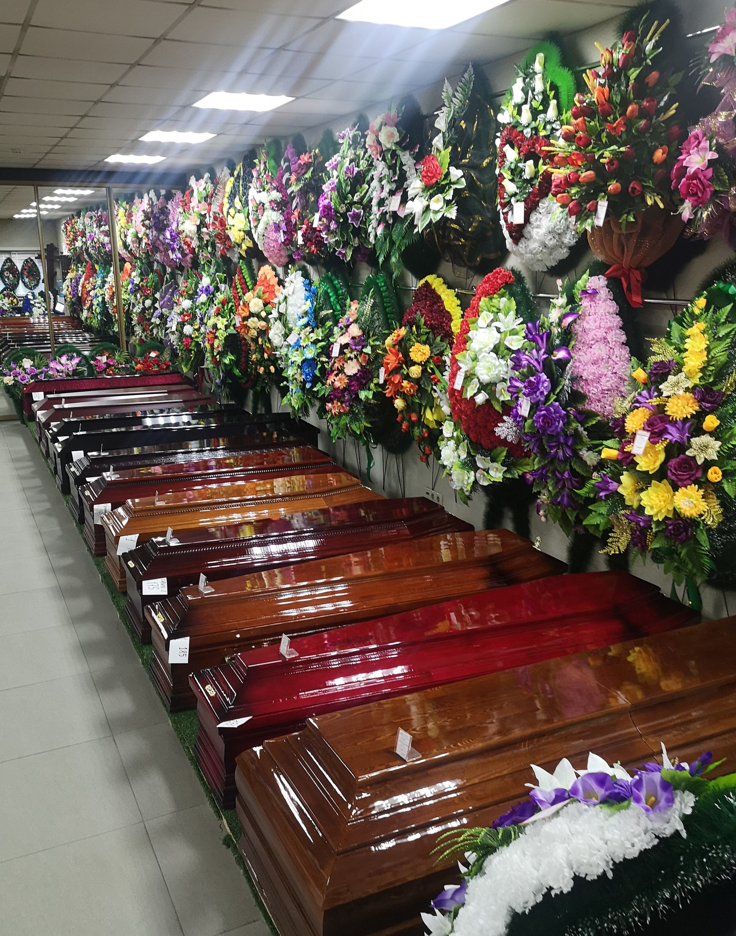 похороны ильи олейникова. похороны зарубы амурск. ритуальные услуги захоронение. похороны в хабаровске простились с погибшим летчиком. волонтеры ухаживают за памятниками.