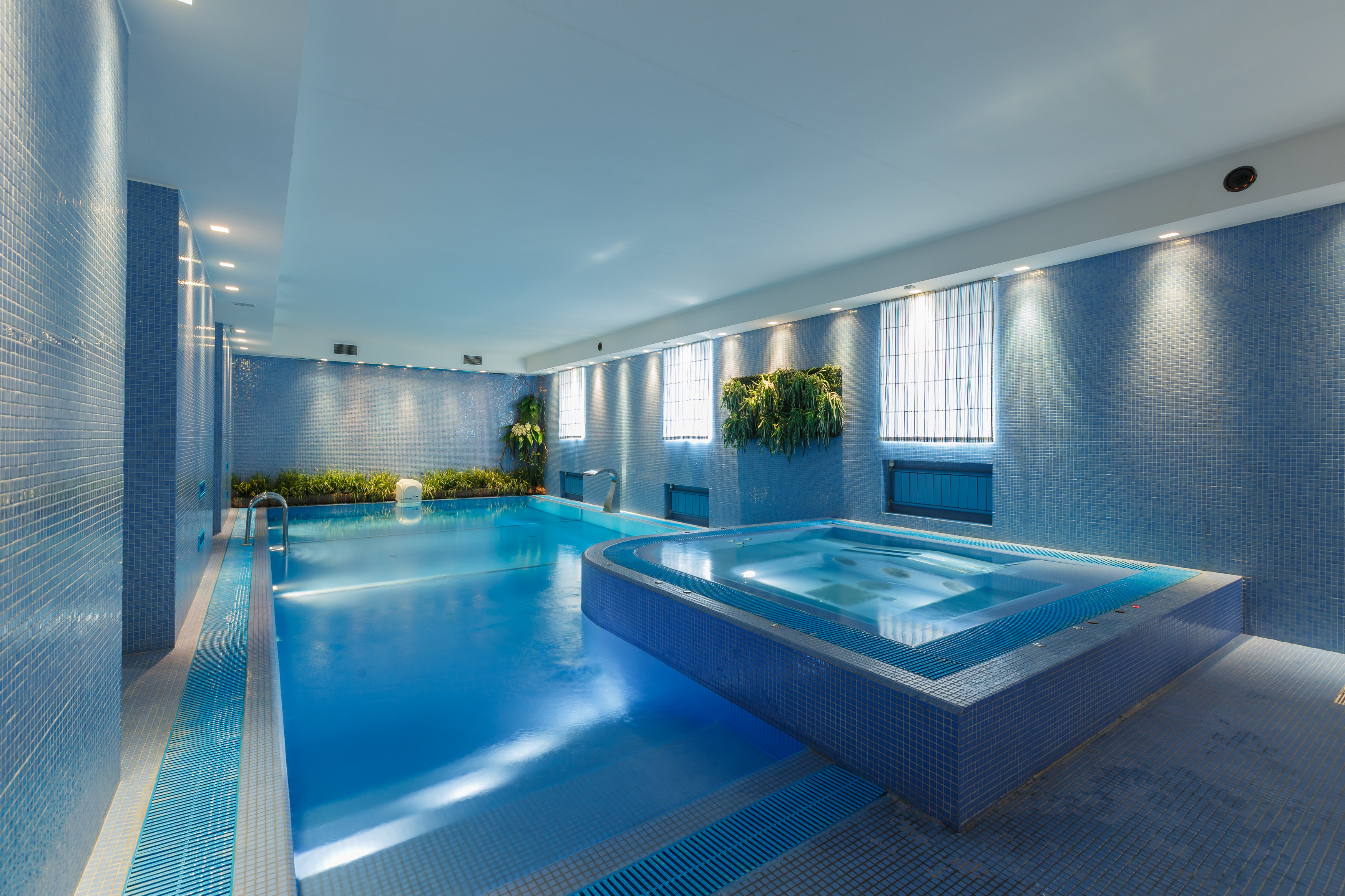 Wellness spa. Бархатный сезон Красноярск Аквазона. Бархатный сезон Красноярск весны 2а. Бархатный сезон Красноярск бассейн. Wellness спа Красноярск.