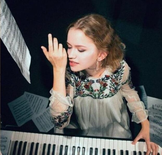 Олеся Бухарева