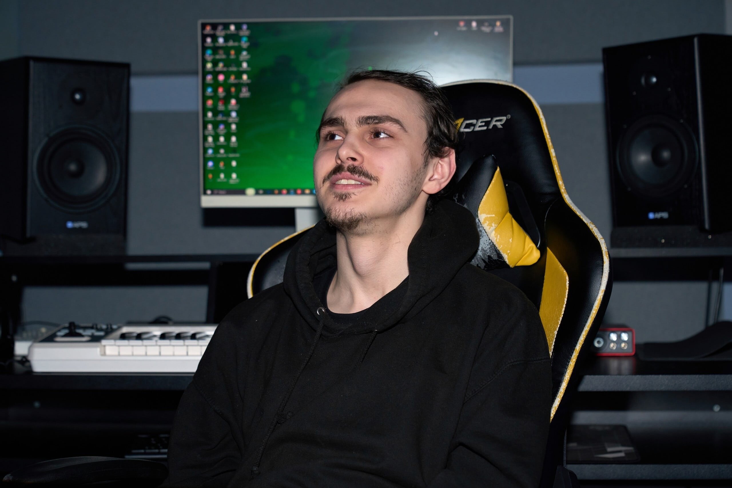 грегори скотт звукорежиссер. валерий никифоров звукорежиссер. Andrey krivoy москва звукооператор. звукооператор. борисов виктор звукорежиссер.