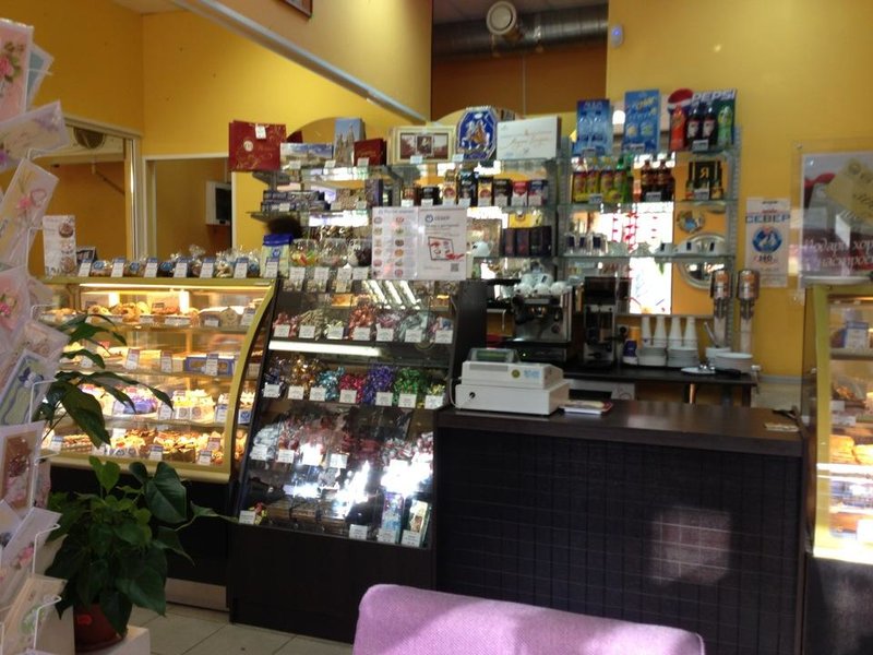 Сеть кафе-кондитерских Север-Метрополь в Санкт-Петербурге, рядом со ...