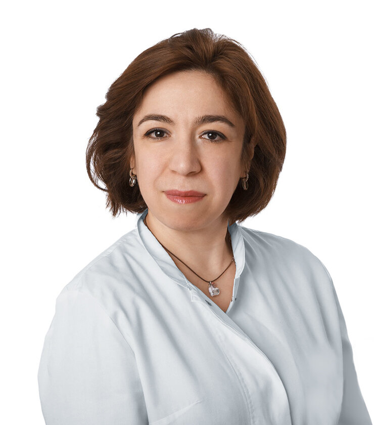 Белла Юрьевна Мнацаканова