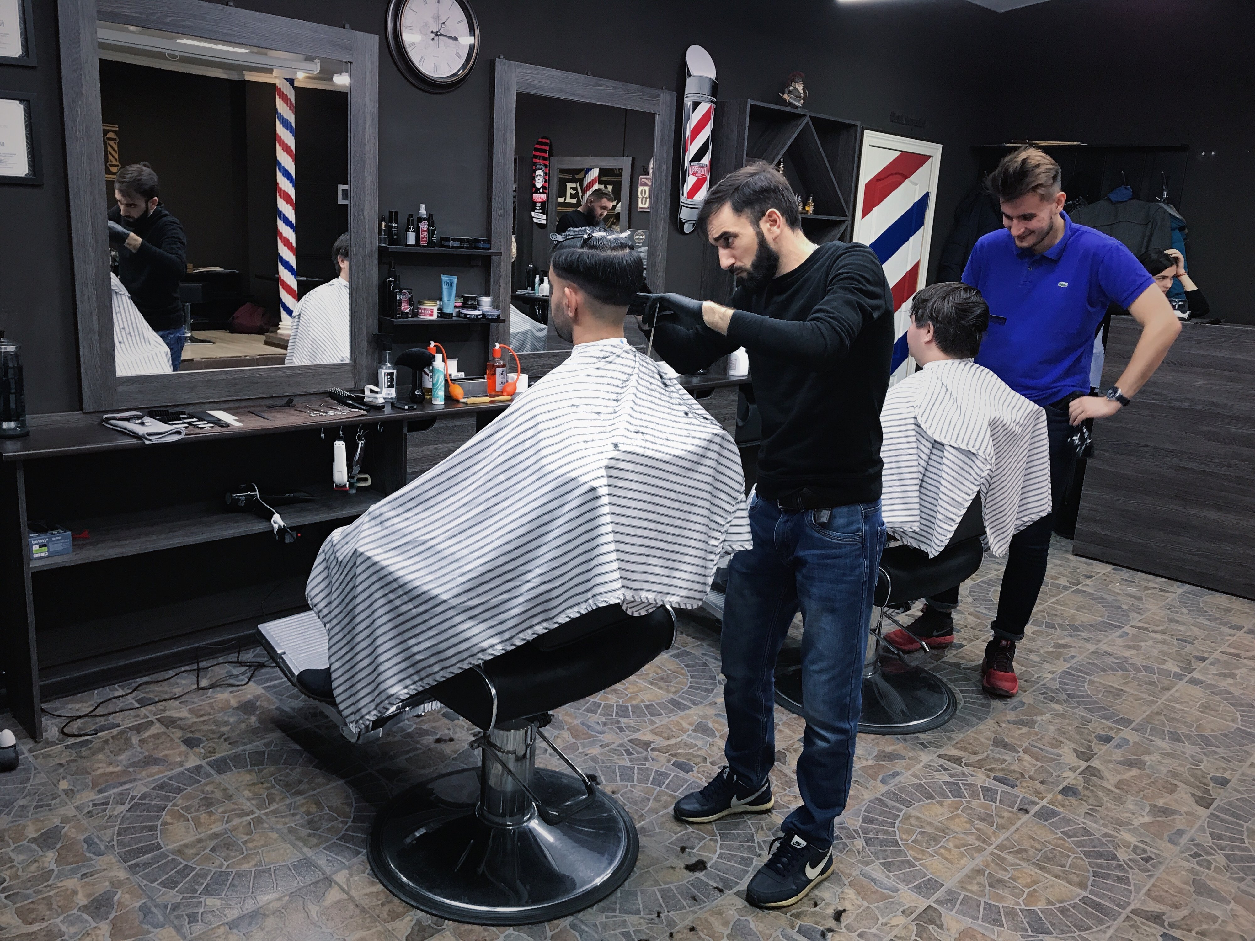 Барбершоп левел старый Оскол. Барбершоп кабан старый Оскол. Барбершоп старый Оскол Ленина. Барбер шоп старый Оскол