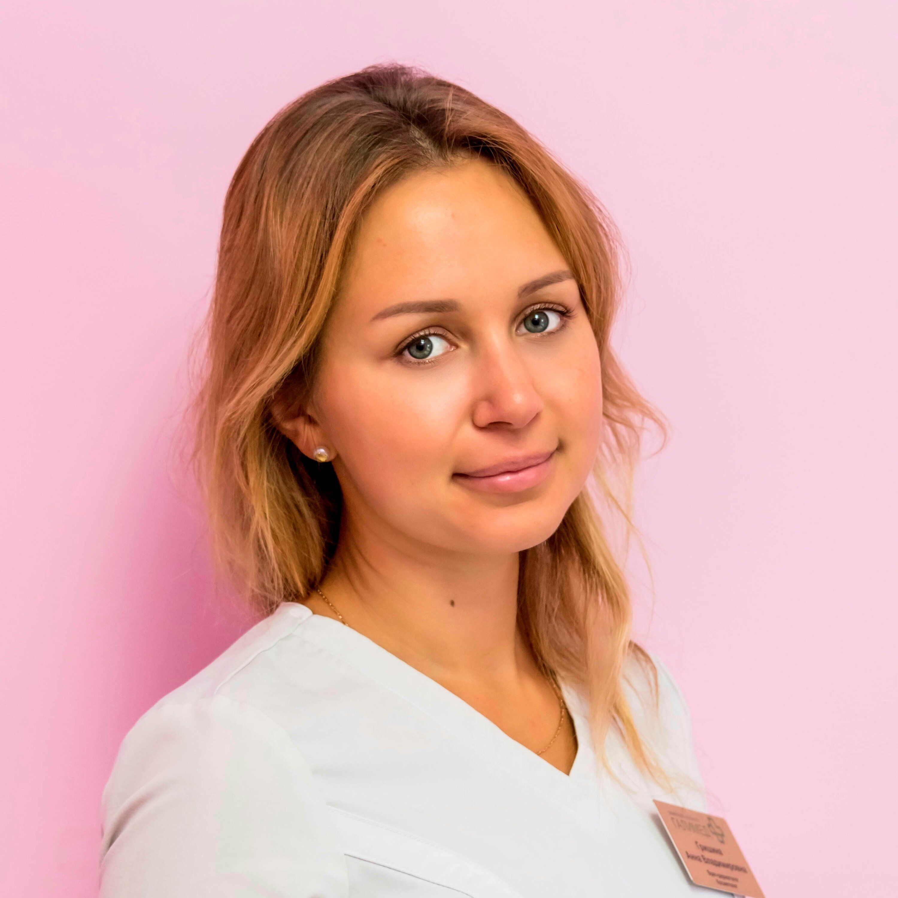 Гришина Анна Владимировна – дерматовенеролог, дерматолог, косметолог .