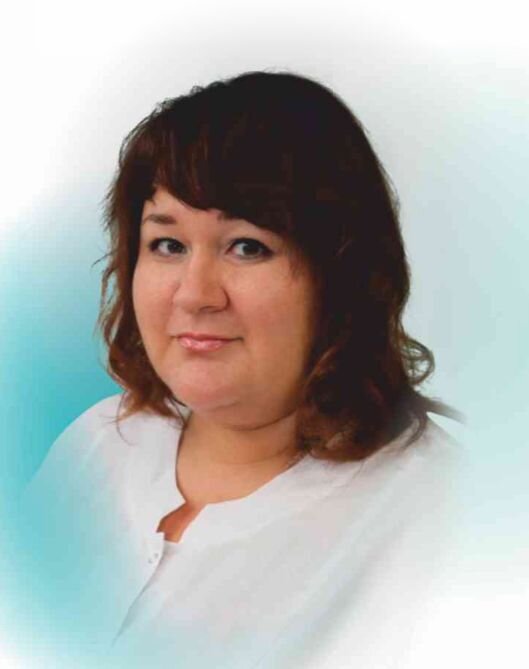 Елена Владимировна Сахарова (Мартынова)