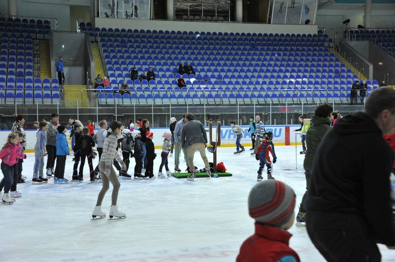 Олимпийский рязань. Рязань дворец спорта Олимпийский Ледовый. Олимпийский Рязань каток. Ледовый дворец Рязань каток. Олимпийский дворец Рязань каток.