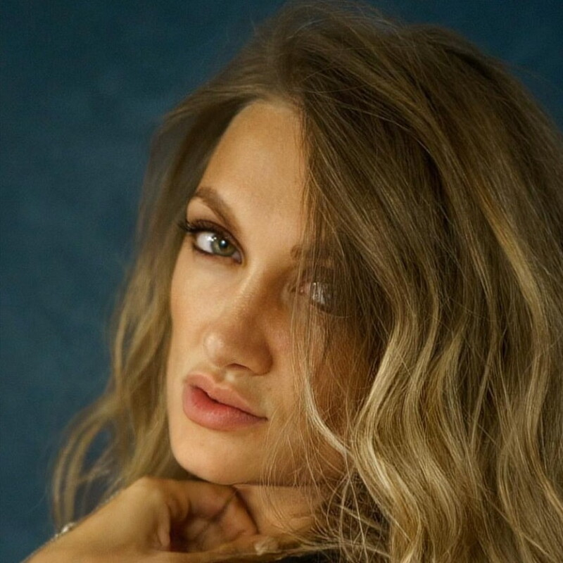 Анна Сухова