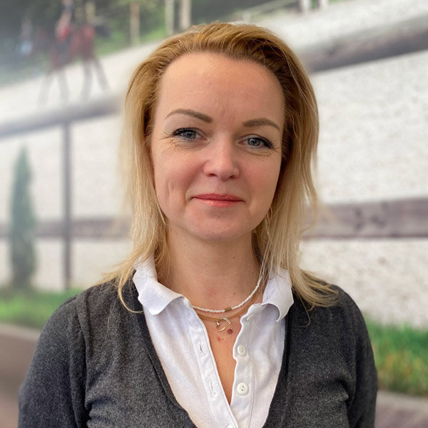 Надежда Холодная