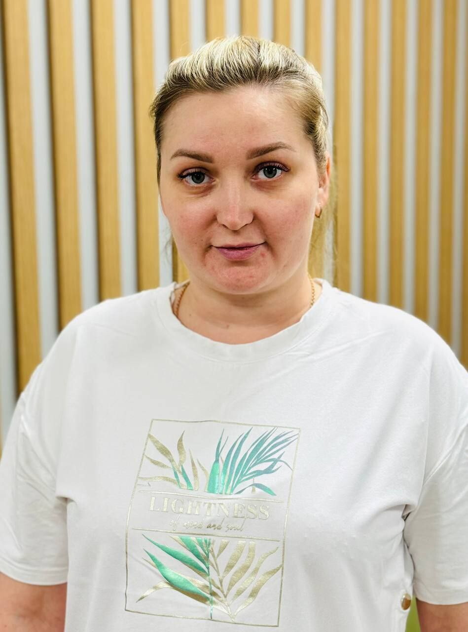 Кристина . .