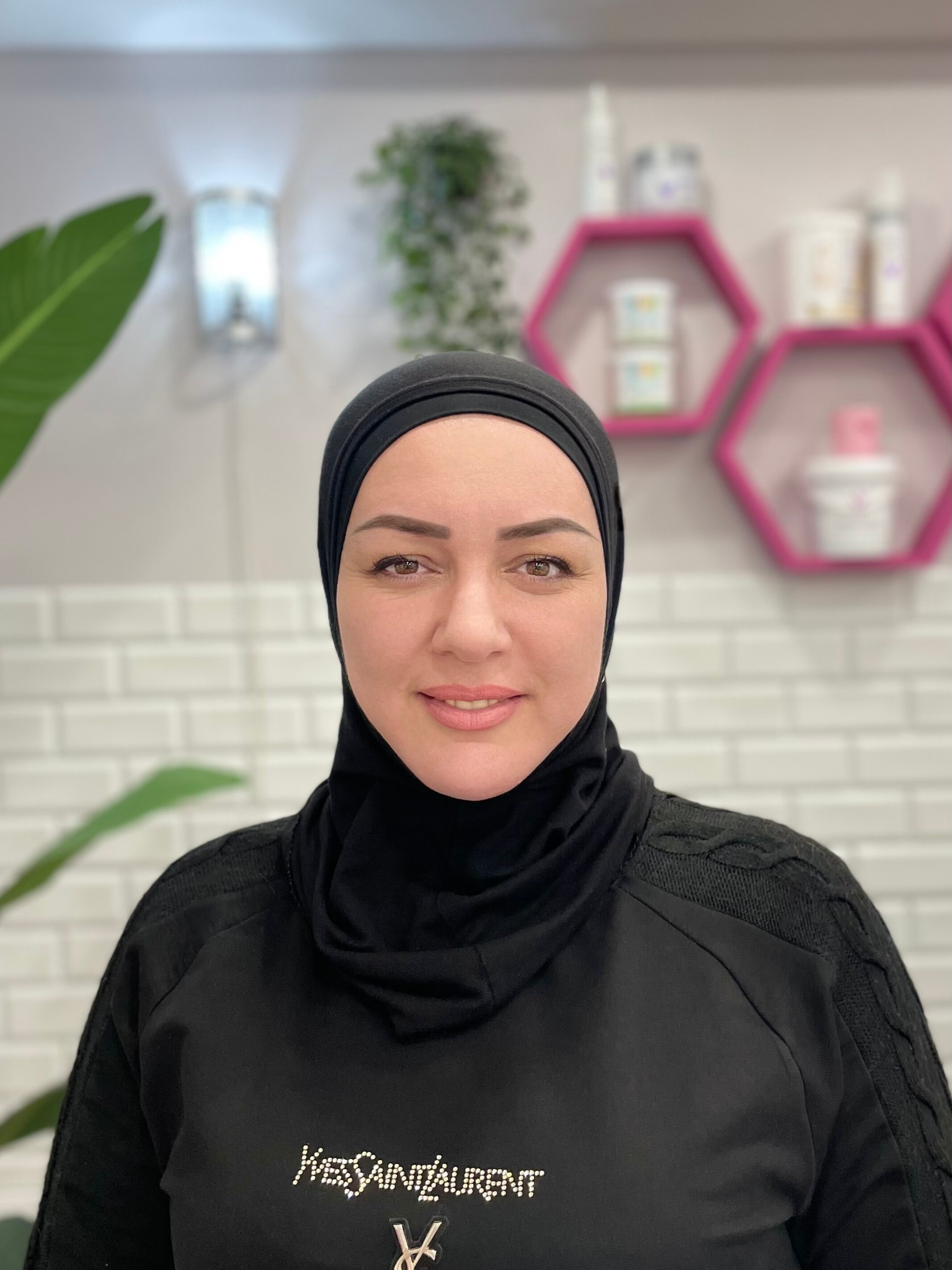 Айна Минханова