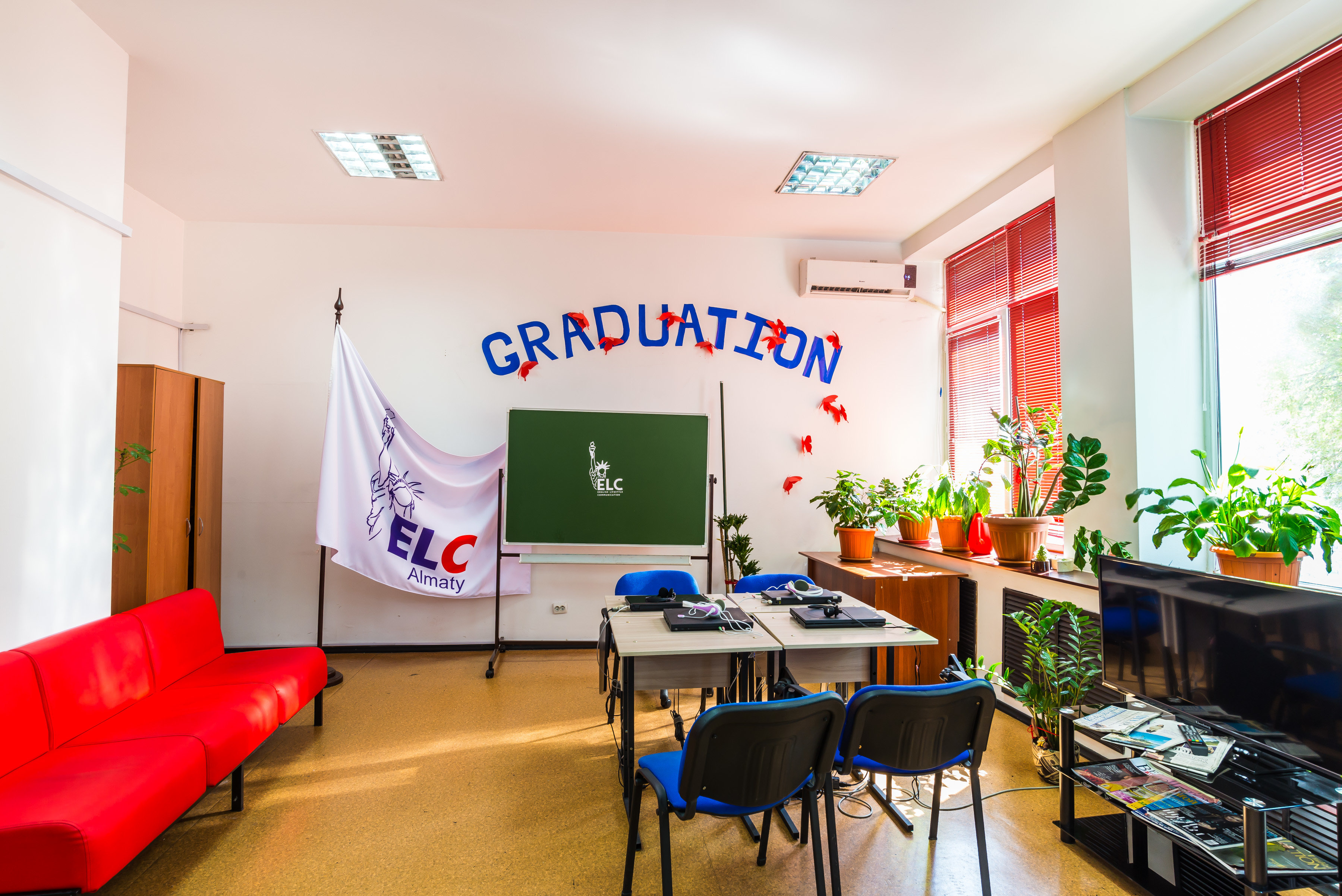 интерьер языковой школы. школа английского казахстан. Best method школа английского. курсы английского языка юнави. языковая школа.