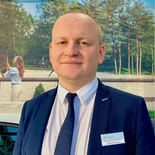 Лев Хлопотин