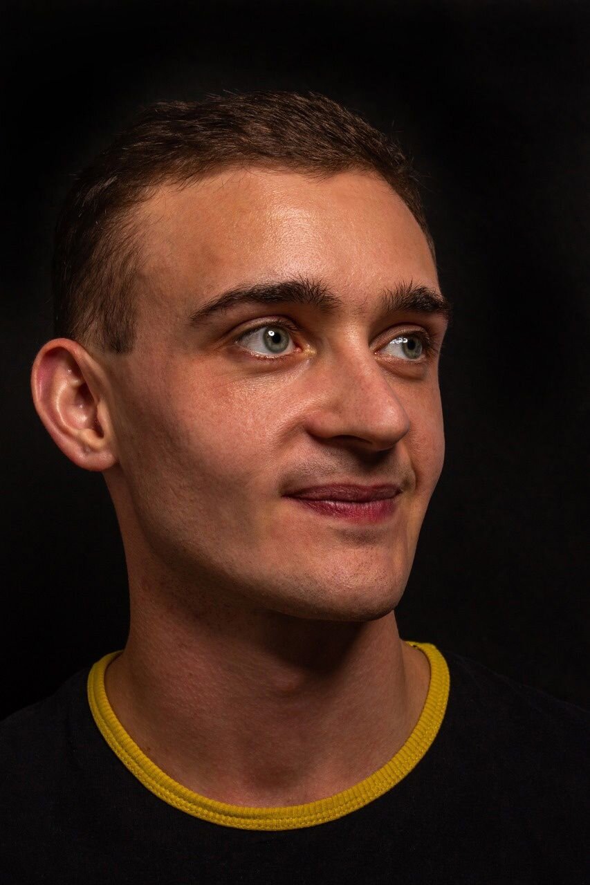 Денис Владимирович Деревянко