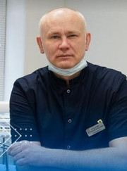 Главный врач, имплантолог Антон Валерьевич Бутыркин