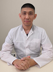 Ортопед, травматолог Баснг Андреевич Боев