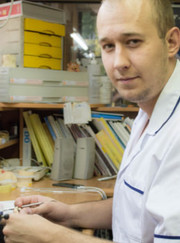 Зубной техник Илья Семенов