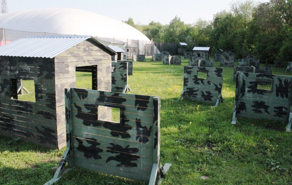 Поле для пейнтбола. Пейнтбол закрытые площадки. Пейнтбол северный олень большая академическая. Мобильный полигон для лазертага. Пейнтбол закрытые площадки.