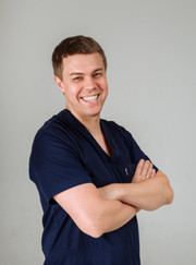 Имплантолог, стоматолог-хирург Игорь Олегович Косачёв