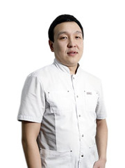 Стоматолог, стоматолог-хирург Олжас Ерикович Мынбаев