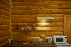 Семейный курорт Родники, с рейтингом 4 - находится по адресу Челябинская область, д. Сарафаново, Озеро Большой Еланчик, Родники 