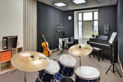 Музыкальная школа для взрослых и детей Виртуозы, с рейтингом 4.9 - находится по адресу Москва, Зубовский бульвар, 13 ст1 