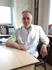 Стоматолог-хирург, главный врач Игорь Станиславович Макаров