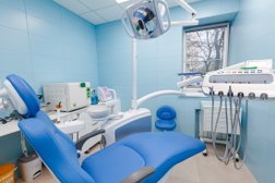 Стоматология Мистер Зуб, с рейтингом 4.9 - находится по адресу Москва, 1-я Дубровская улица, 5 