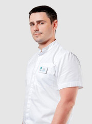 Стоматолог, имплантолог Дмитрий Олегович Серов