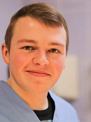 Ветеринарный фельдшер Денис Юрьевич Орлов