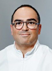 Пародонтолог, имплантолог Александр Рафаэльевич Багдасаров