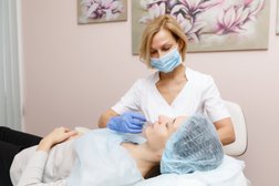 Клиника эстетической медицины Абсолют Мед, с рейтингом 4.9 - находится по адресу Москва, Кочновский проезд, 4к1 