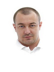 Главный врач, имплантолог Альберт Артурович Каиров