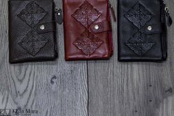 Интернет-магазин кожгалантереи KhanMura, с рейтингом 5 - находится по адресу Алматы, проспект Жибек Жолы, 53 