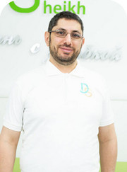 Генеральный директор, стоматолог Хуссам Мухамадович Эль-Шейкх