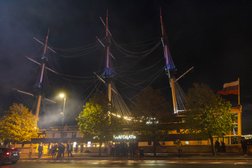 Праздничное агентство Короли Веселья, с рейтингом 5 - находится по адресу Санкт-Петербург, Типанова, 5 