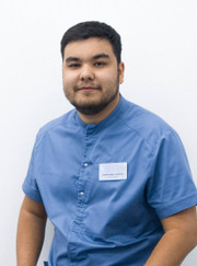 Главный врач, ортодонт Айрат Гамирович Усманов