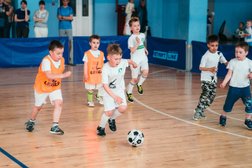 Школа футбола iD football, с рейтингом 3 - находится по адресу Рязань, улица Колхозная, 11 