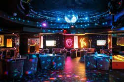 Руки Вверх! Бар, с рейтингом 4.7 - находится по адресу Москва, Мичуринский проспект, Олимпийская деревня проспект, 1 к4 