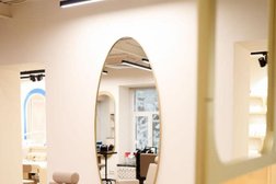 Салон красоты Hidden Place, с рейтингом 4.6 - находится по адресу Москва, Малый Афанасьевский переулок, 14/34с2 