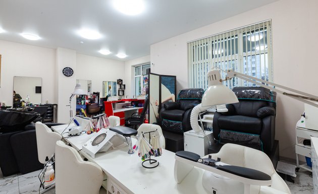 Bolani qichitqi oti bilan jazolash (BDSM) Loli ayol bilan anal jinsiy aloqa video