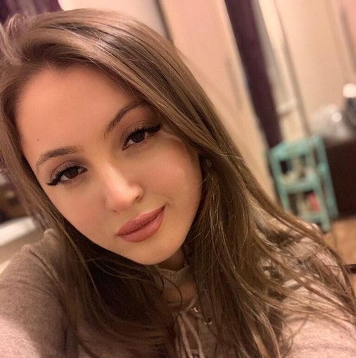 Алина .