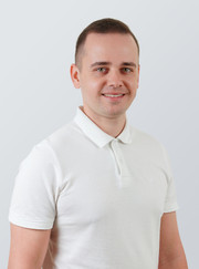 Стоматолог-хирург, имплантолог Дмитрий Валерьевич Чолакян