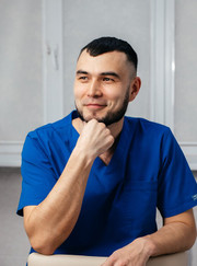 Имплантолог, стоматолог Альберт Ратмилович Вазиров