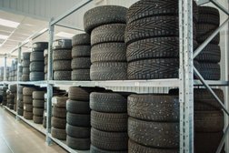 Автосалон КорсГрупп, с рейтингом 2.6 - находится по адресу Курск, улица Энгельса, 173г 