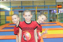 Батутный центр Crazy Hall, с рейтингом 3.6 - находится по адресу Сочи, Транспортная улица, 28 