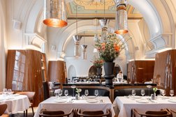 Ресторан Brasserie Мост, с рейтингом 4.7 - находится по адресу Москва, улица Кузнецкий Мост, 6/3с3 