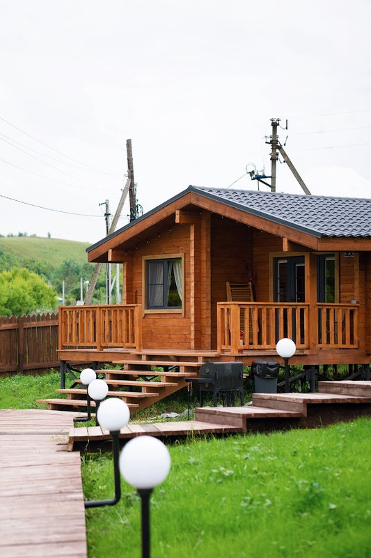 Дивногорье дракон. Треугольные домики для отдыха воронеж. Треугольные домики для отдыха воронеж. Дивногорский мужской монастырь пещерный храм. Тихие дивы воронеж.