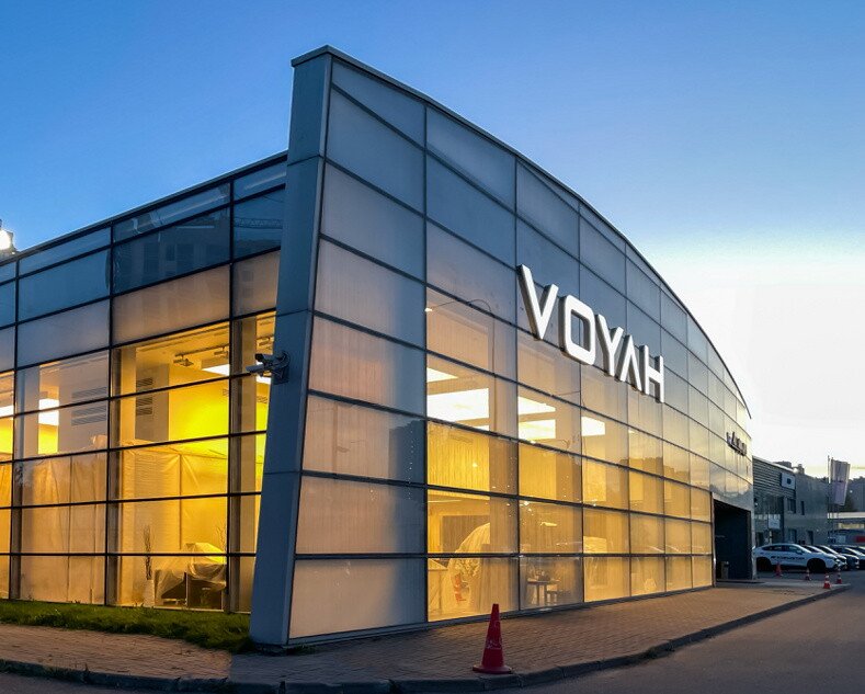 Фасад магазина автомобилей VOYAH