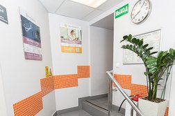 Стоматологическая клиника Зуб. ру, с рейтингом 4.7 - находится по адресу Москва, 1-й Смоленский переулок, 17 ст3 