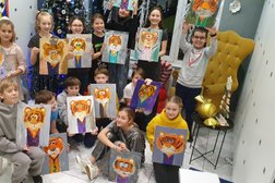 Детский арт-клуб Клевер Хаус, с рейтингом 4.7 - находится по адресу Московская область, Химки, Молодёжная, 54 